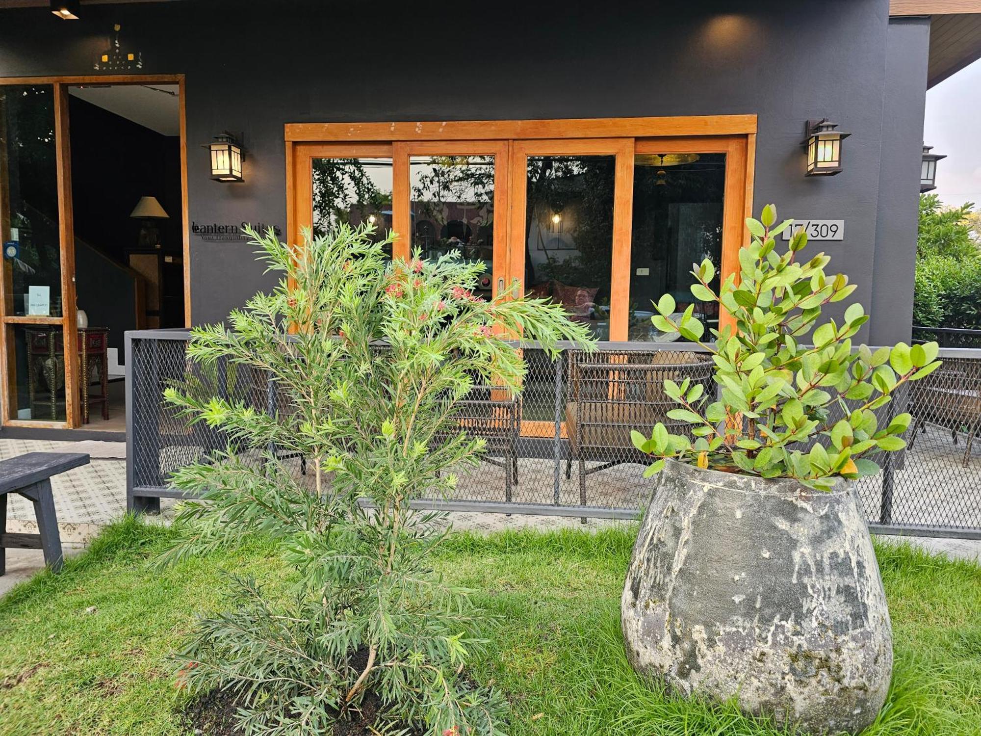 The Lantern Suites Ban Song Hong Exterior foto